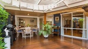 Outdoor dining - KARINYA - MORNINGTON (MORNINGTON)
