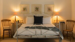 4 bedrooms, iron/ironing board, free WiFi, bed sheets - Tranquility at Berry & Surrounds (Broughton Vale)