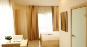 Tallelokero huoneessa, Wi-Fi, vuodevaatteet, pääsy pyörätuolilla