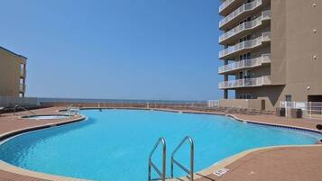 Piscine couverte, piscine chauffée