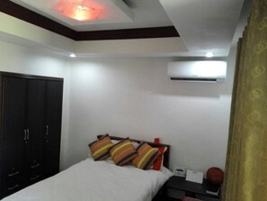 1 bedroom, iron/ironing board, WiFi, bed sheets