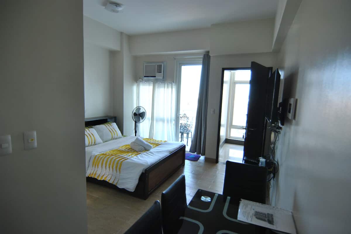 Studio (3) | Individually decorated, individually furnished, bed sheets