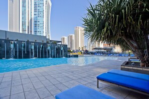 Indoor pool, outdoor pool - Circle on Cavill – 1 Bedroom + Study Ocean Views (Surfers Paradise)
