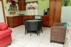 Fridge, microwave, oven, stovetop - Spacious one bedroom apartment in a quiet Castries Suberb (Castries)