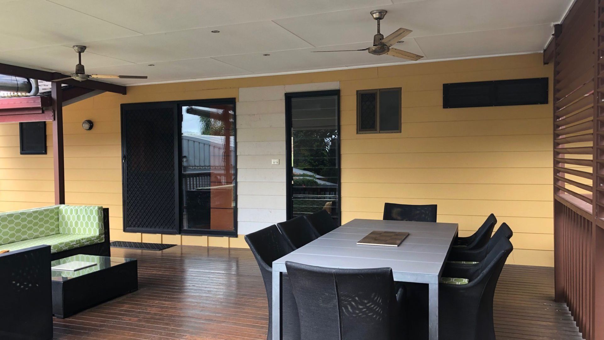 11 Manooka Drive - Rainbow Beach. Wifi. Pets welcome. — image 3