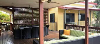 11 Manooka Drive - Rainbow Beach. Wifi. Pets welcome.