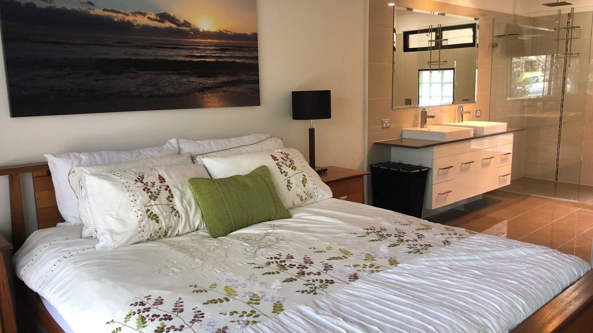 11 Manooka Drive - Rainbow Beach. Wifi. Pets welcome. — image 14