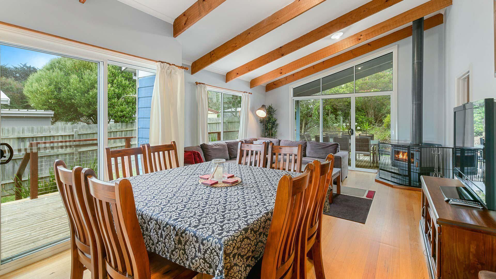 TV, fireplace, DVD player, books