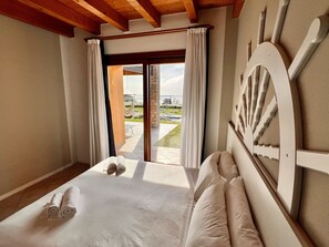 2 bedrooms, in-room safe, iron/ironing board, free WiFi