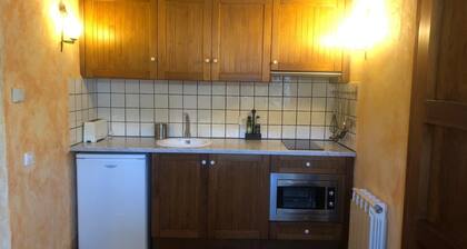 Maalaistalo L'Alzina 2 hengelle