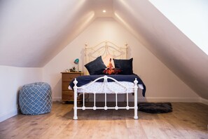 4 soverom, strykejern/-brett, wi-fi (inkludert) og sengetøy