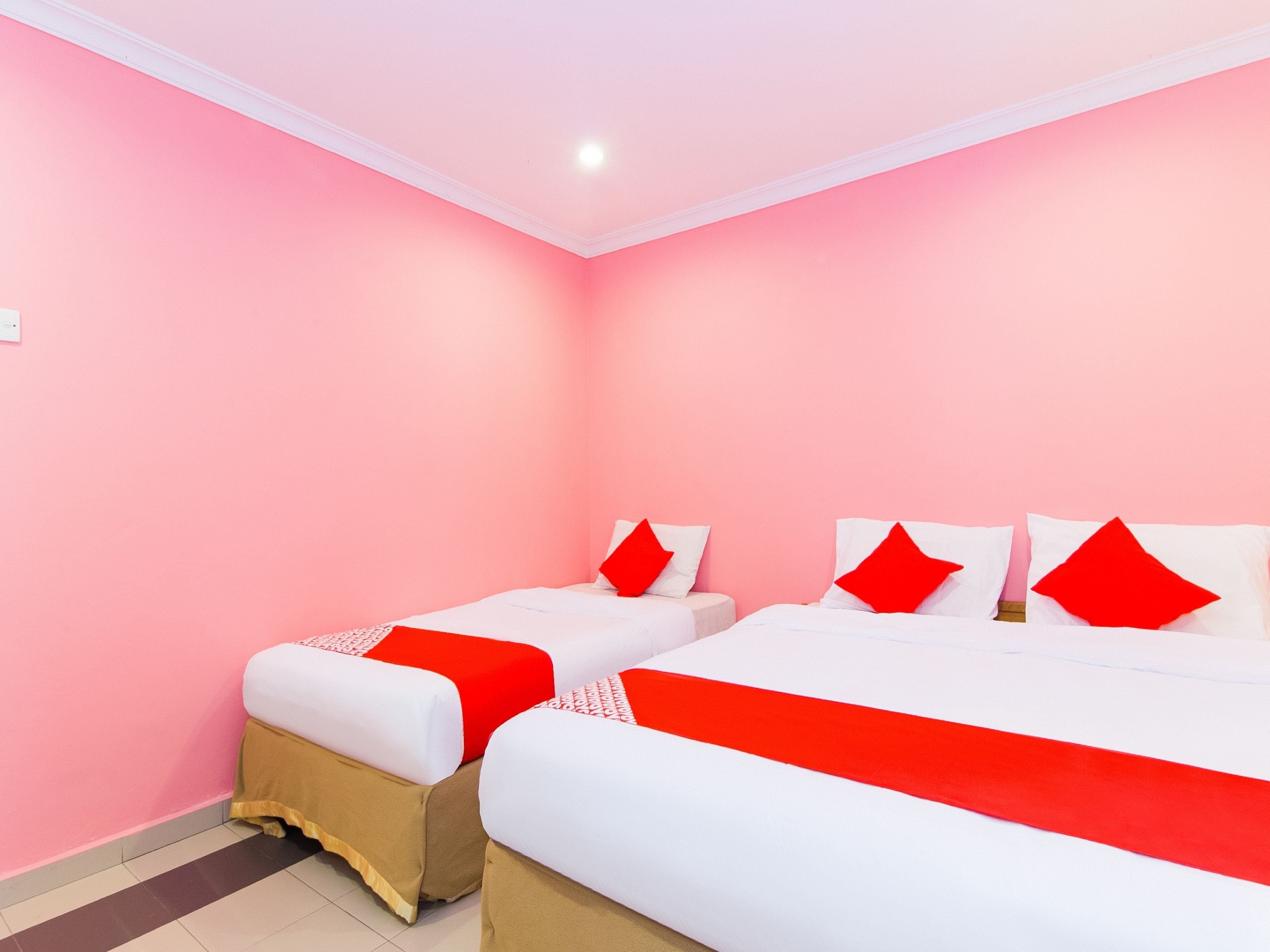 Free WiFi, bed sheets