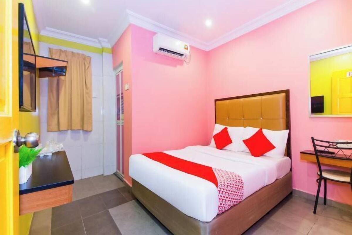 Desk, free WiFi, bed sheets