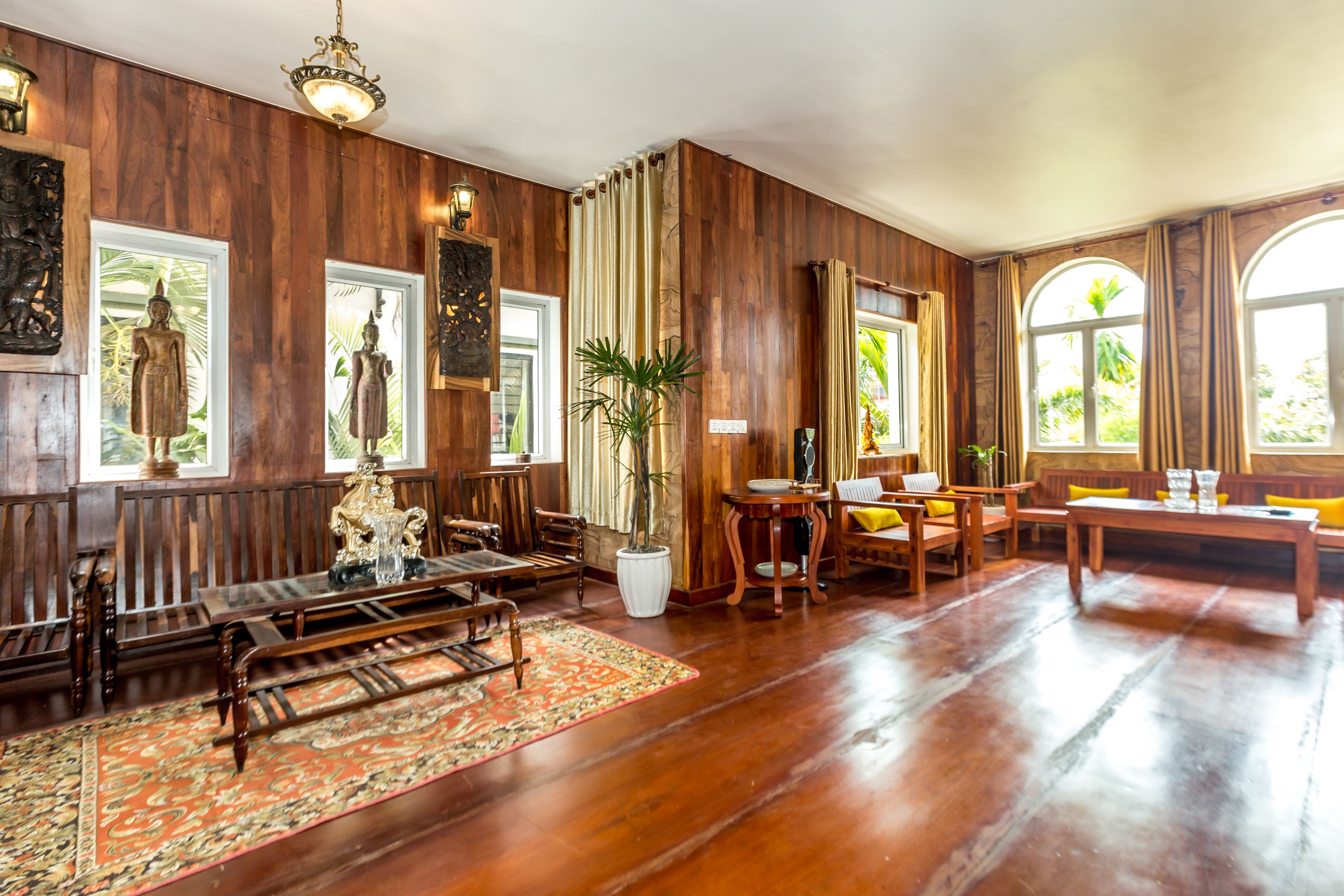 32-inch flat-screen tv with cable channels, tv