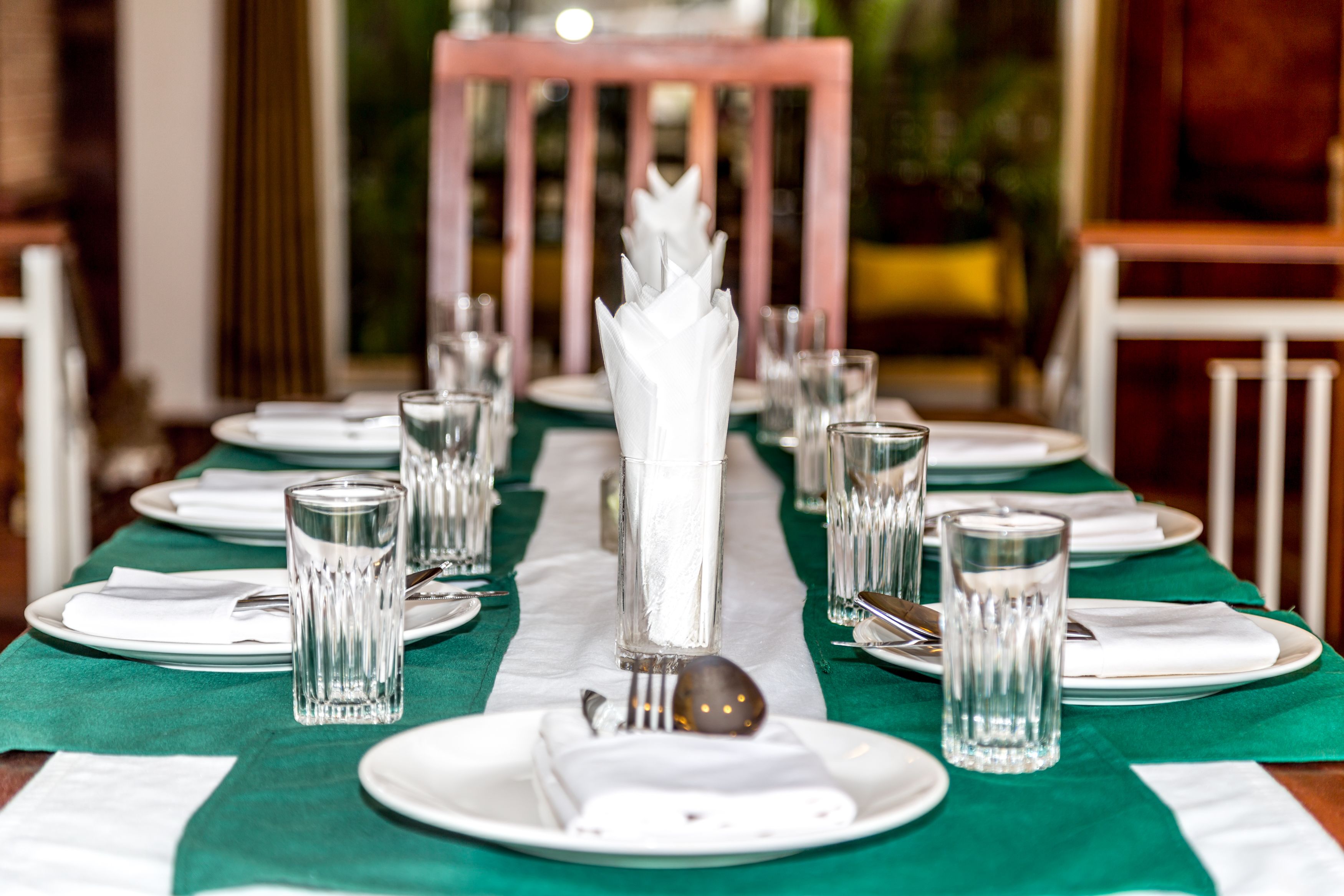 breakfast, lunch and dinner served