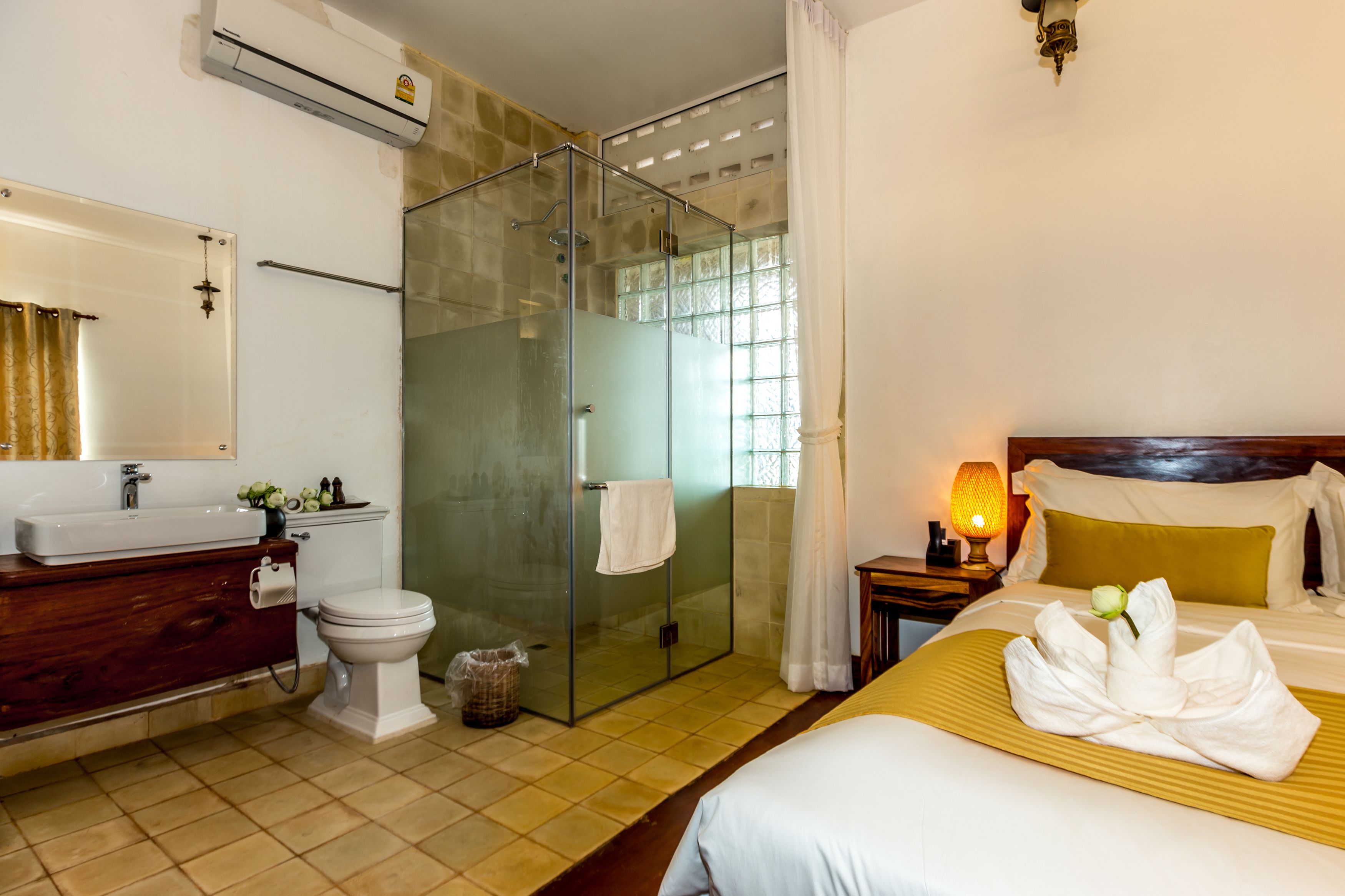 junior room | select comfort beds, minibar, in-room safe, desk