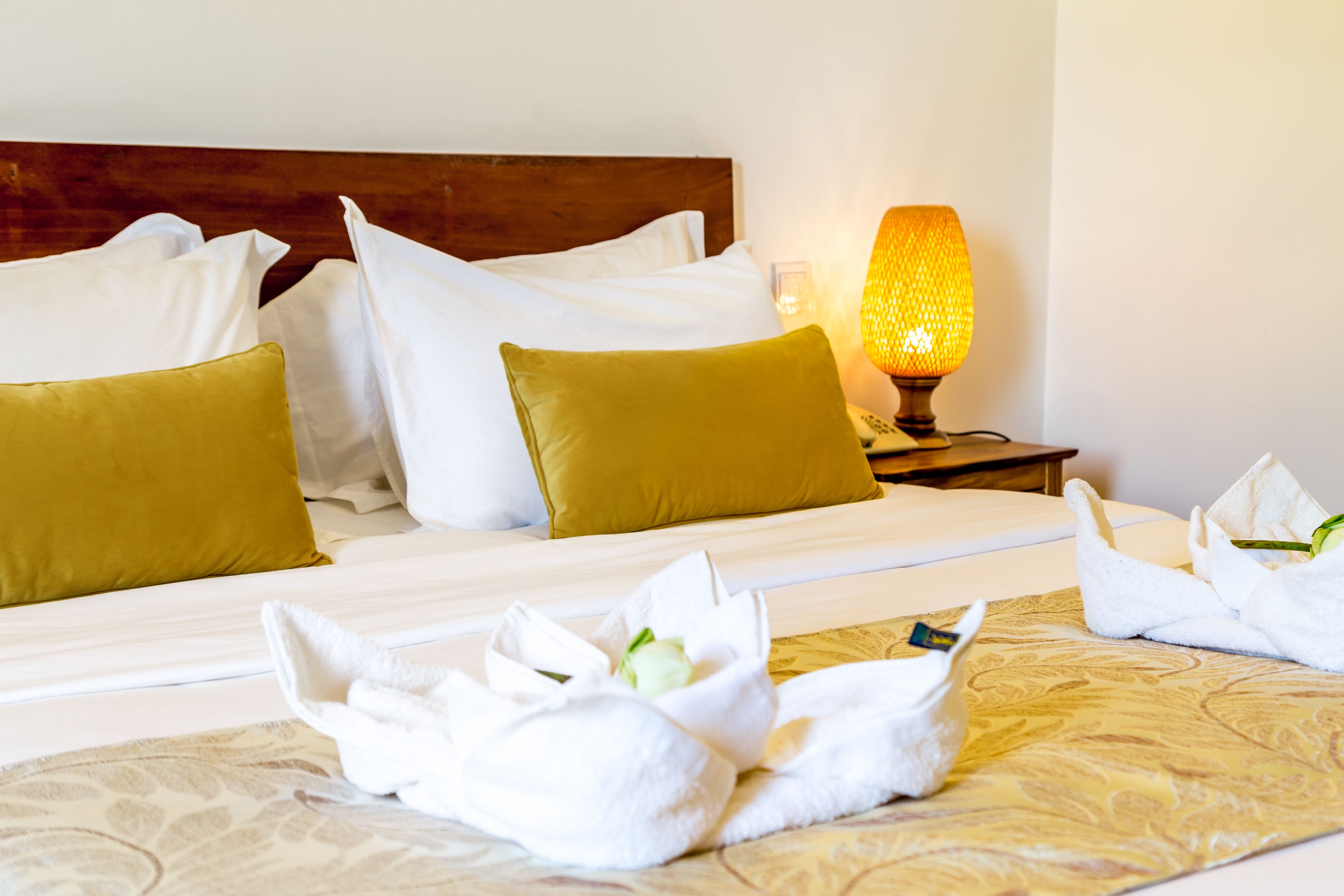 select comfort beds, minibar, in-room safe, desk