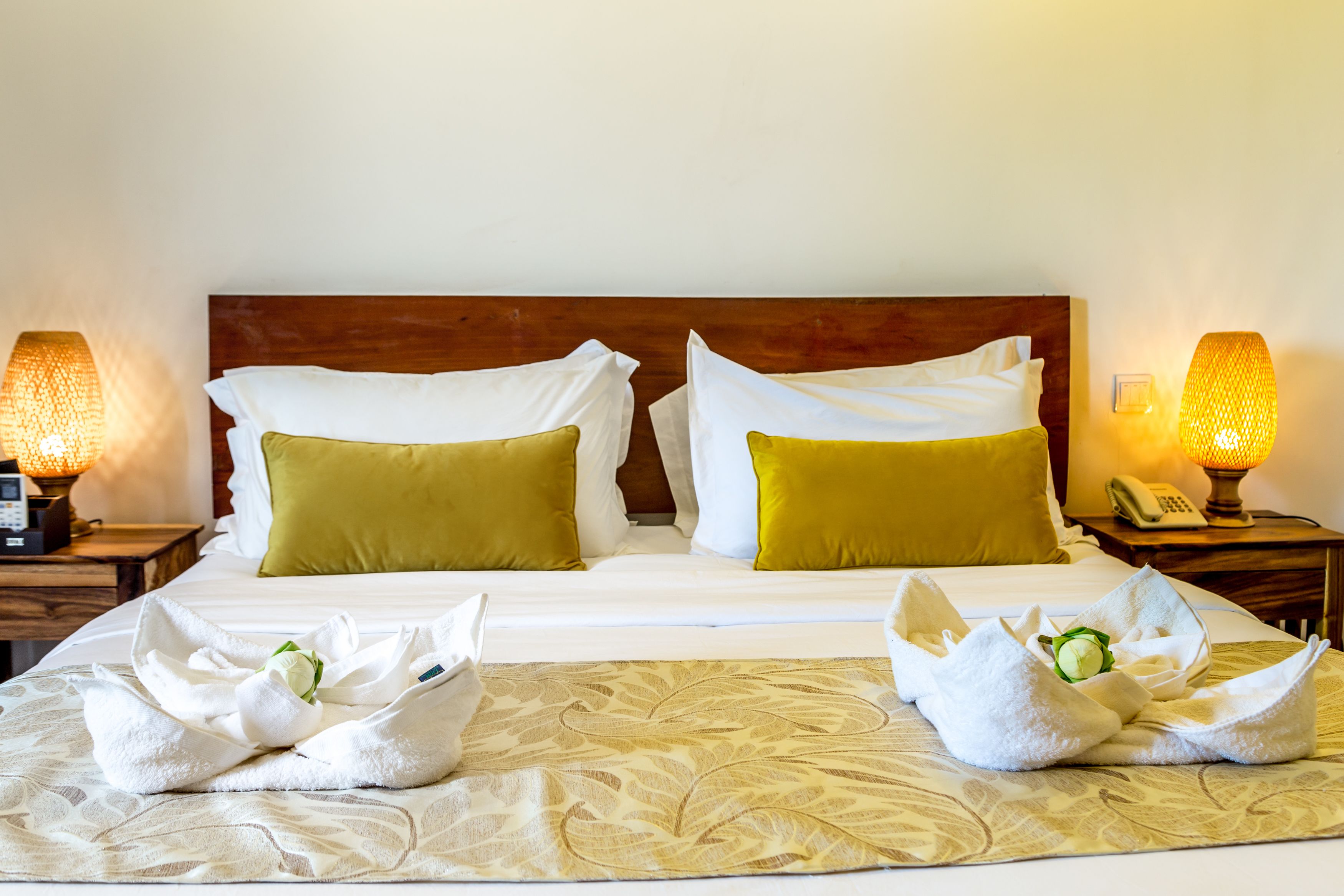 queen room | select comfort beds, minibar, in-room safe, desk