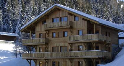 BOOKINGS READY.Beautiful spacious apartment, 8 beds, Great location and views