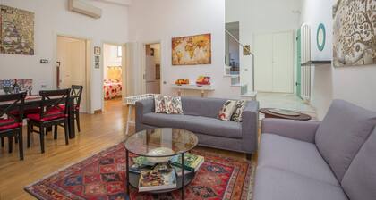 A romantic loft in the enchanting city of Siena with lift, Air C. and WIFi