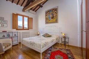 3 chambres, fer et planche à repasser, lit parapluie, Wi-Fi