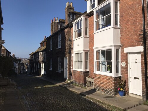 Mermaid Cottage, Mermaid Street, Roggen, 