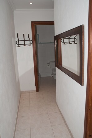Douche, serviettes fournies