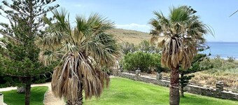 ⭐️⭐️⭐️⭐️⭐️TRUE BEACH HOUSE in TINOS! Literally On the Beach 