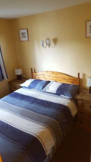 3 عدّة غرف نوم ومكواة/لوح كي وسرير سفر وواي فاي مجانًا