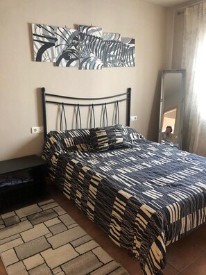 3 Schlafzimmer, Bügeleisen/Bügelbrett, Bettwäsche