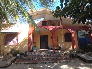 Mặt tiền nơi lưu trú