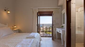 3 bedrooms, in-room safe, iron/ironing board, WiFi