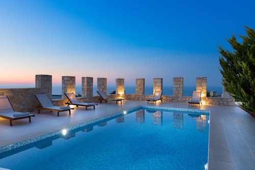 Only 10'min from Rethymno city