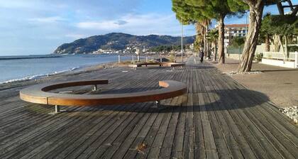 VICTOR APARTMENT 100 METERS FROM THE BEACH