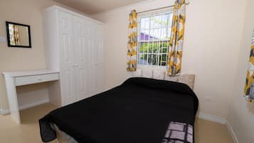 1 bedroom, in-room safe, iron/ironing board, free WiFi
