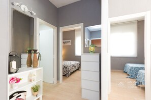 3 chambres, fer et planche à repasser, lit parapluie, Wi-Fi gratuit