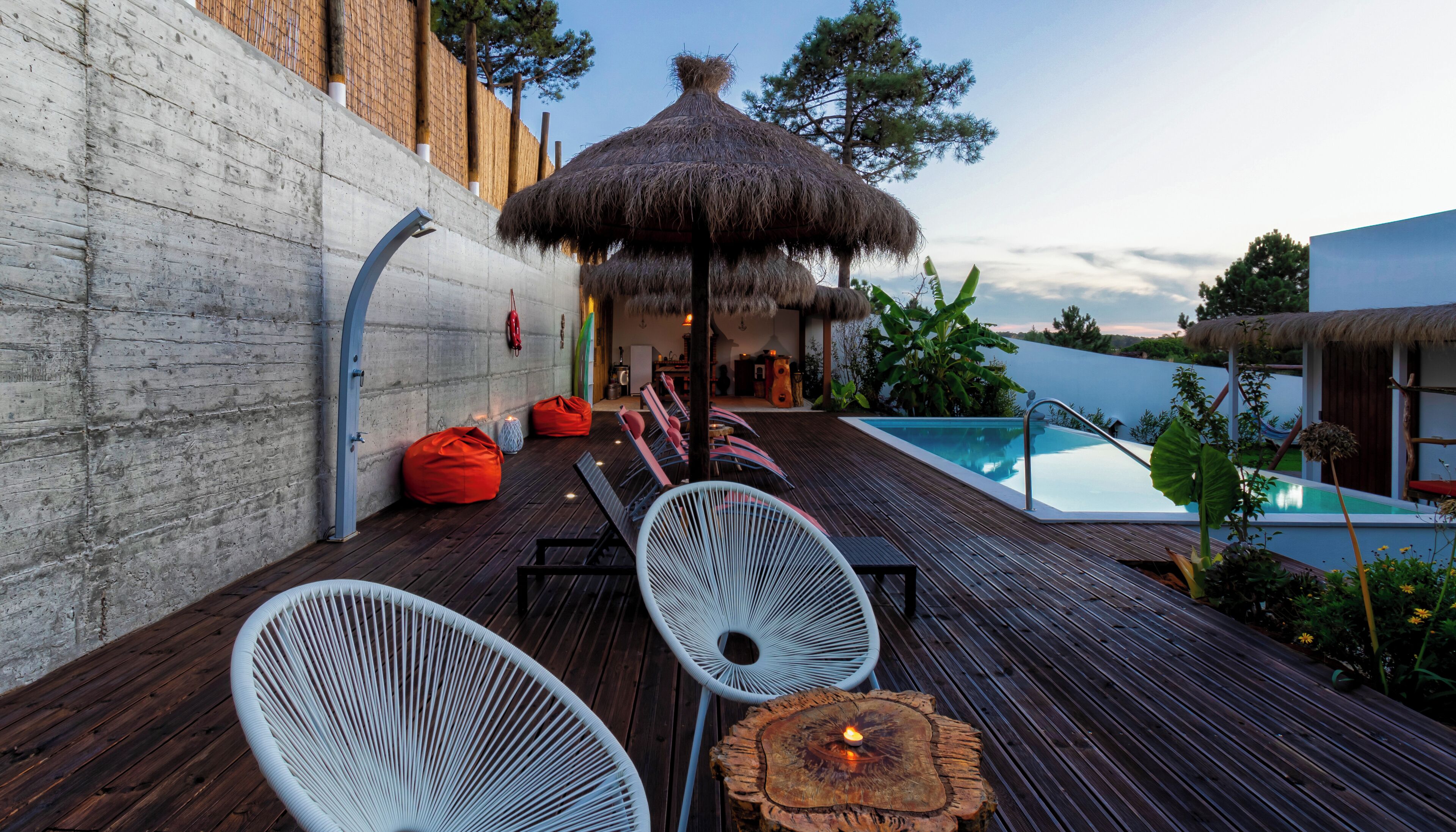 Alberca al aire libre y alberca climatizada