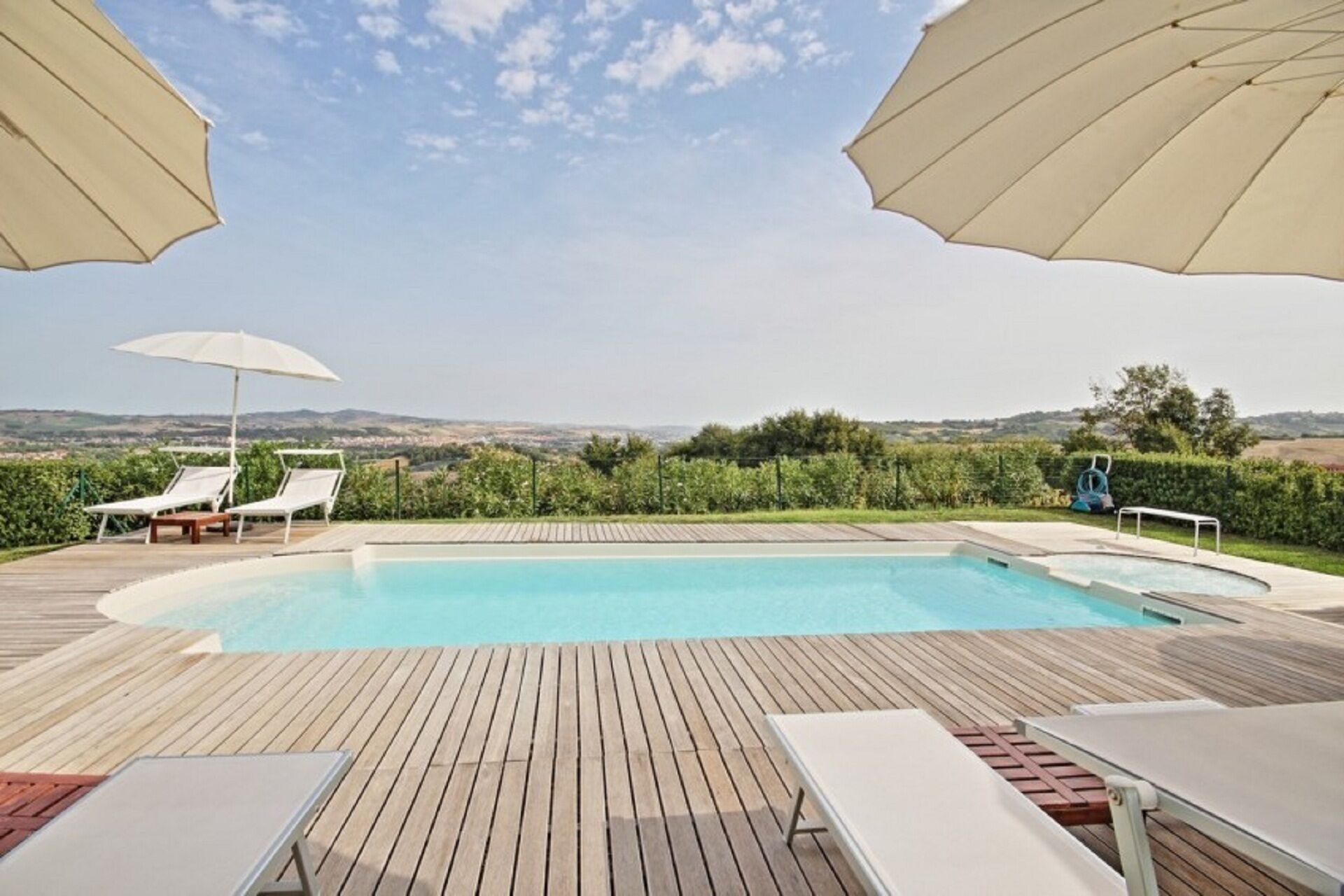 Le Marche | Stylish luxury accommodation in the countryside great view and pool