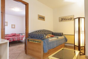 2 Schlafzimmer, BĂŒgeleisen/BĂŒgelbrett, kostenloses WLAN, BettwĂ€sche