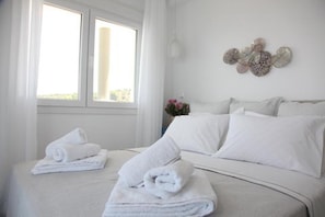 3 chambres, fer et planche à repasser, Wi-Fi, draps fournis