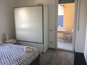 2 chambres, bureau, fer et planche Ă repasser, Wi-Fi