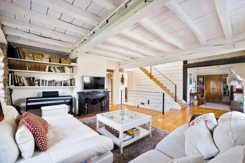Big traditional basque villa with  enclosed garden
