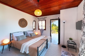 4 bedrooms, in-room safe, iron/ironing board, WiFi
