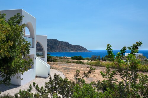 AELIA DREAM VILLA IN EINEM PRIVATGUT IN ARDANI KARPATHOS