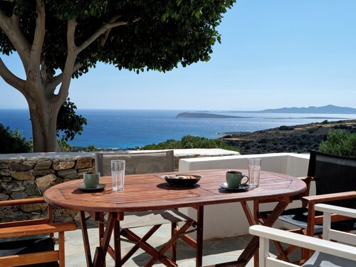 Modern Cycladic house with pool