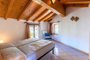 3 chambres, lit de bébé portatif, accès au Wi-Fi (inclus)