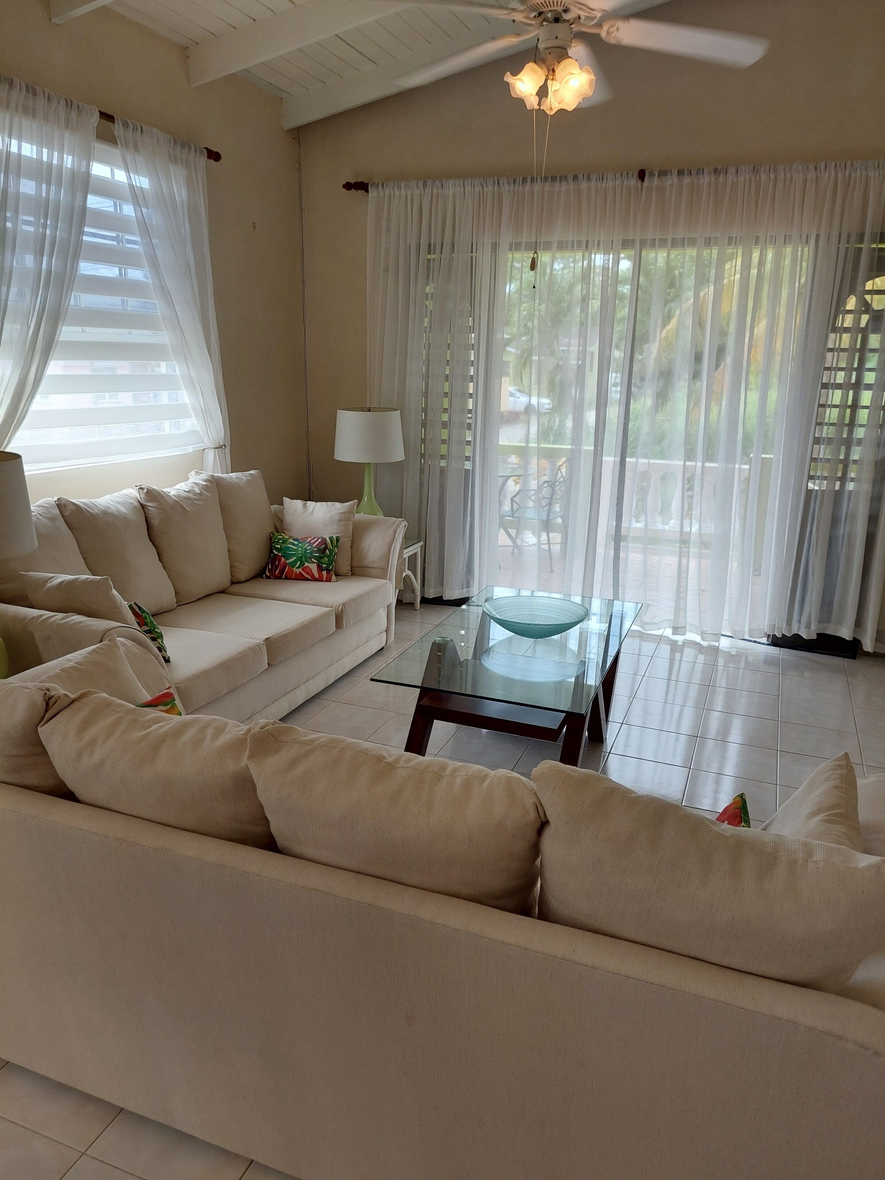 "Barbados Holiday Villa" Open Plan Villa, Just Walking Distance To The Beach. - Barbados