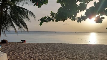 Una playa cerca