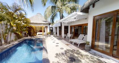 Villa Navani - 3 bedroom, 3 ensuite bathroom, private and garden daily cleaning