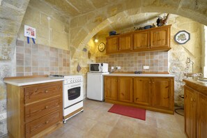 Exclusive Villa, 2 Bedrooms, Terrace, Partial Sea View | Private kitchen